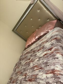Queen Bed