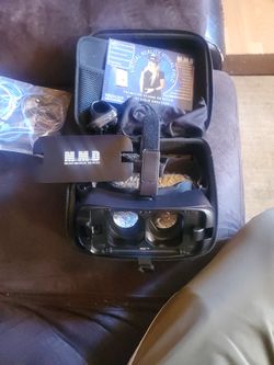 OPTOMETRIST SPECIAL,  THE PALMSCAN VF 2000 VR BASED VISUAL FIELD ANALYZER. 