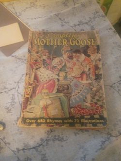 Mother GOOSE  VINTAGE  PAPER BACK BOOK