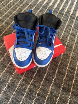Jordan 1 Mids  2.5Y