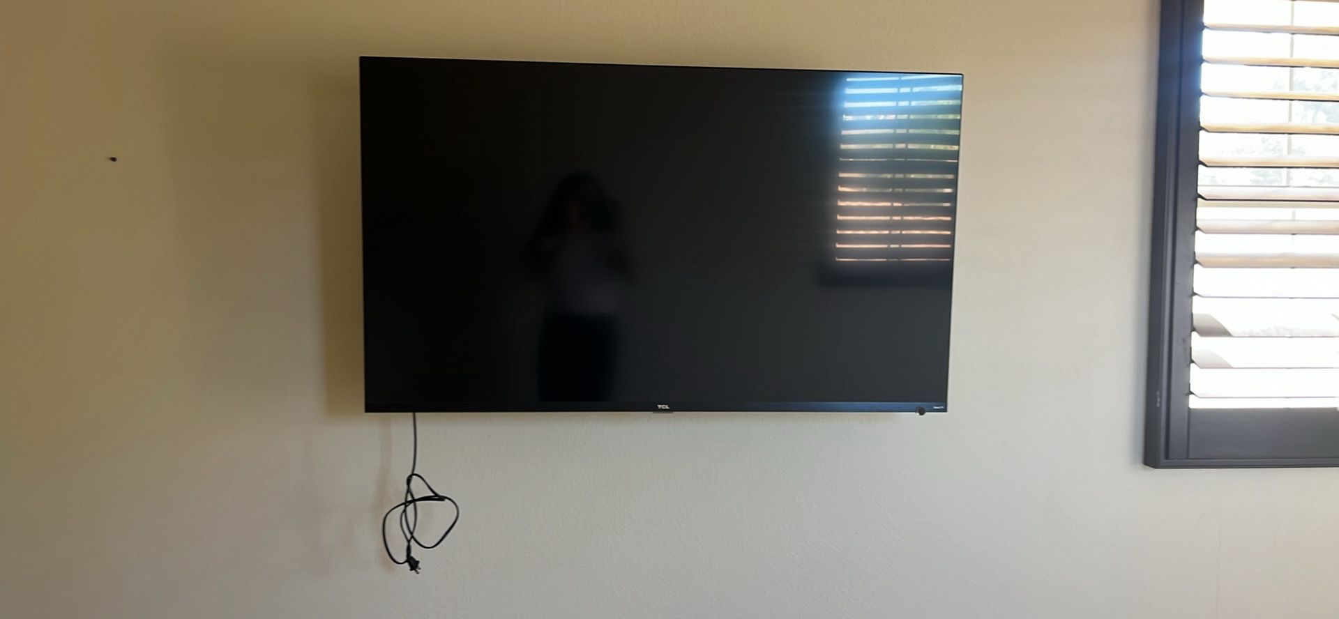 TCL 55” Smart TV With Wall Mount