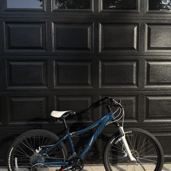 Specialized Myka Mountain Bike 26”