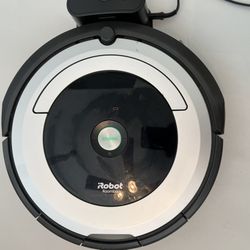 iRobot Roomba 690 Robot Vacuum-Wi-Fi Connectivity, Works With Alexa 