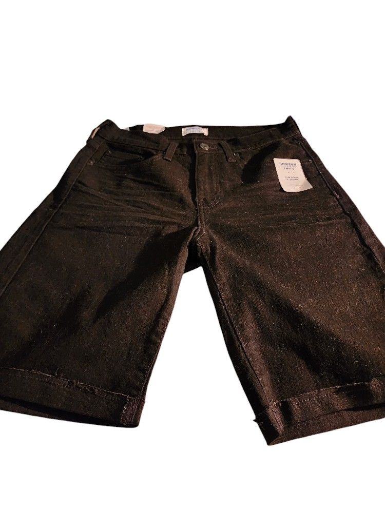 Denizen from Levi's Men's Denim Shorts - Size 28