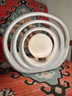 1980s Art Deco Pearl Iridescent Ceramic Halo Rings Ellipse Table Lamp