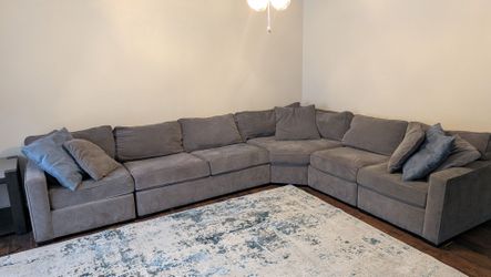 148 x 114 Gray sectional $250