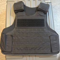 Safe Life Defense Vest Size L  w/ side straps Level IIIA+