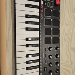 AKAI MPK mini