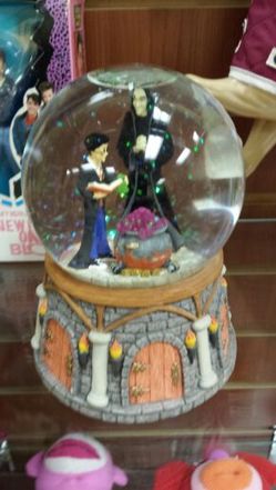Harry Potter musical snow globe 2001 enesco plays Hungarian dance number 5