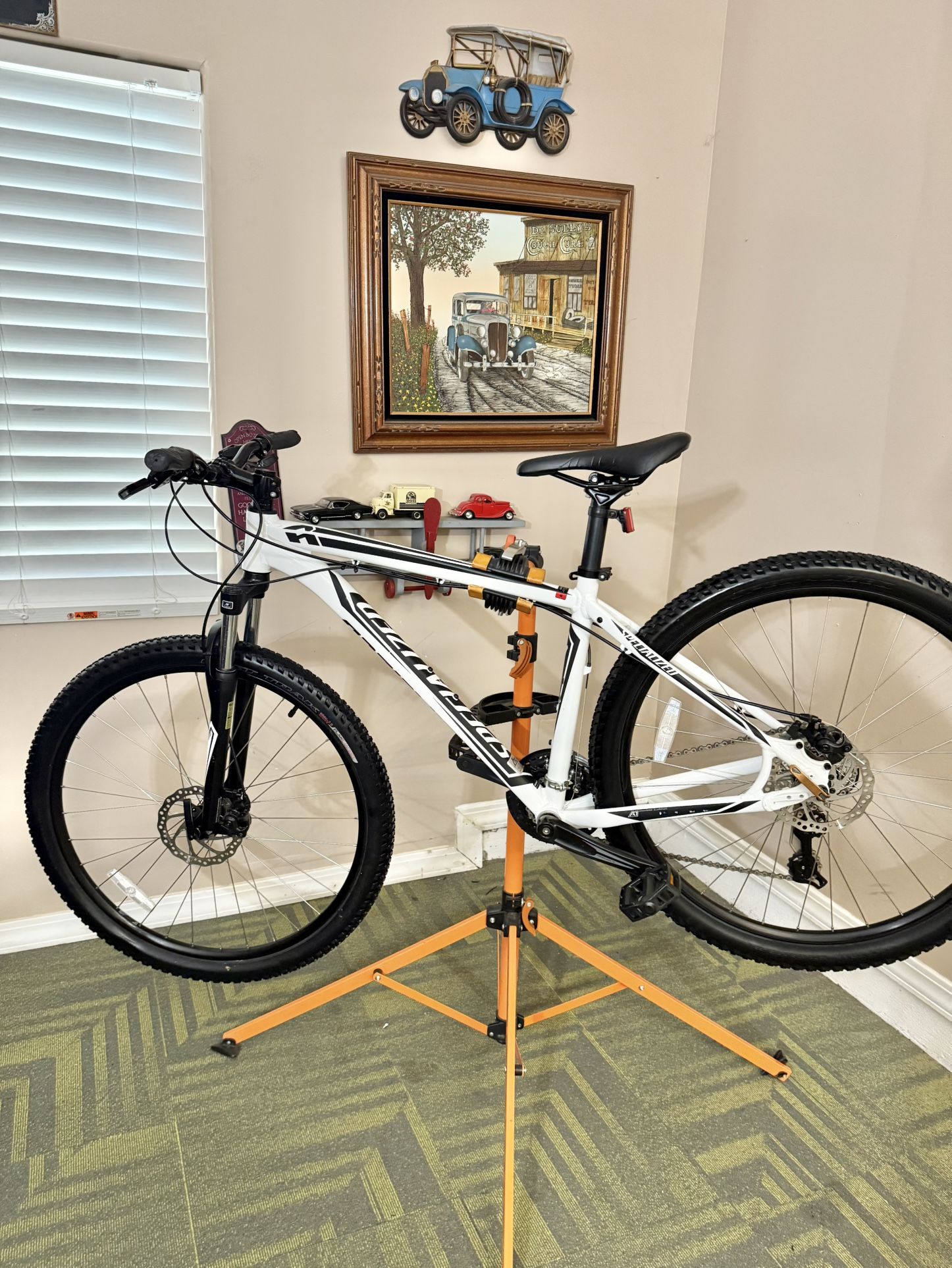 Specialized Hardrock Mountain Bike 29”