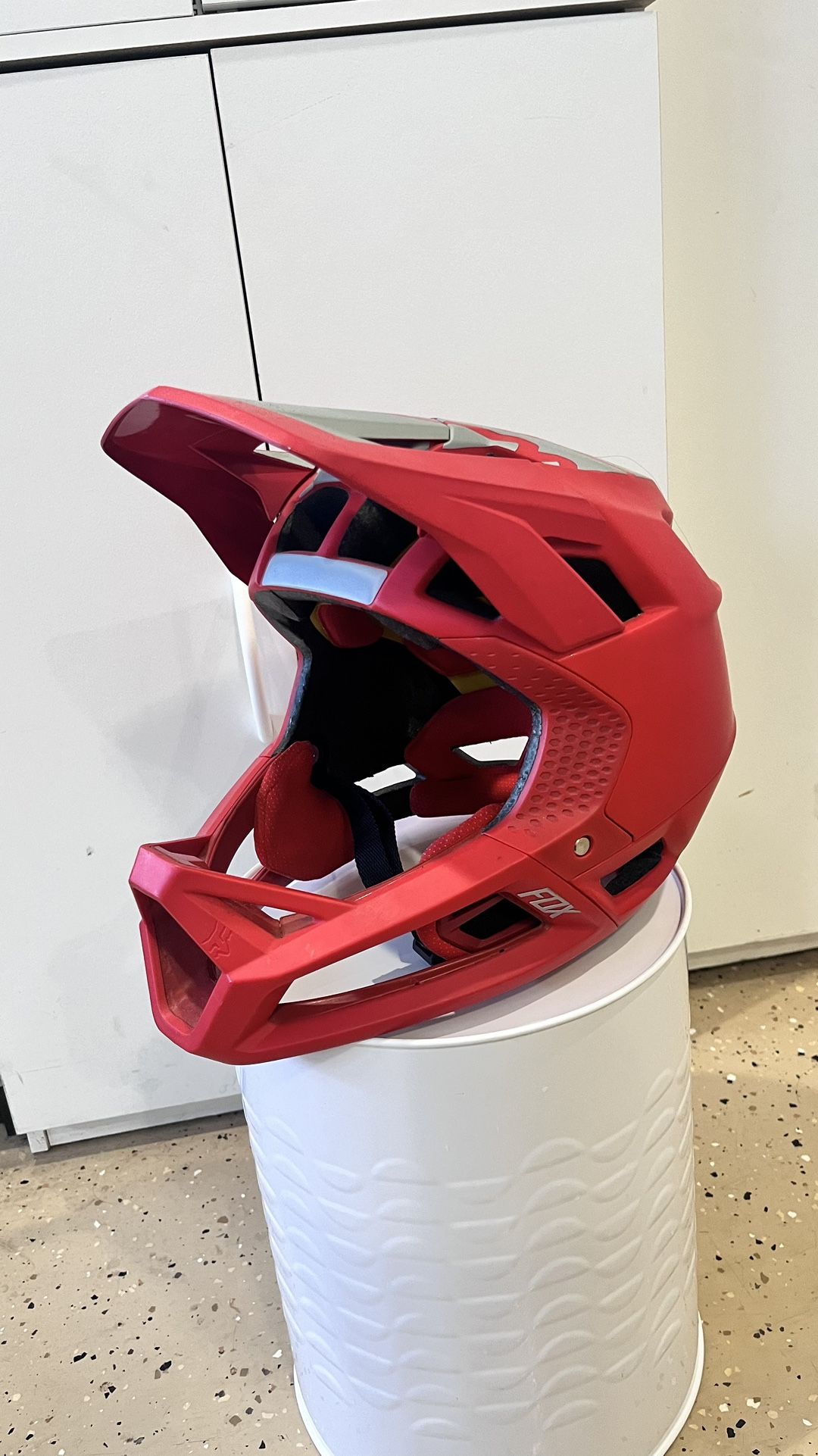 Fox Helmet w/ Snap On Strap for Sale in San Diego, CA OfferUp