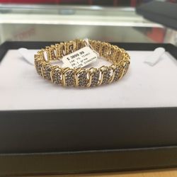 14k Gold diamond tennis bracelet 28.1 grams layaway available 10% down if you interested please make sure you ask for Maribel thank you