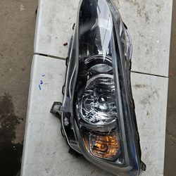Subaru crosstrek left Headlight oem