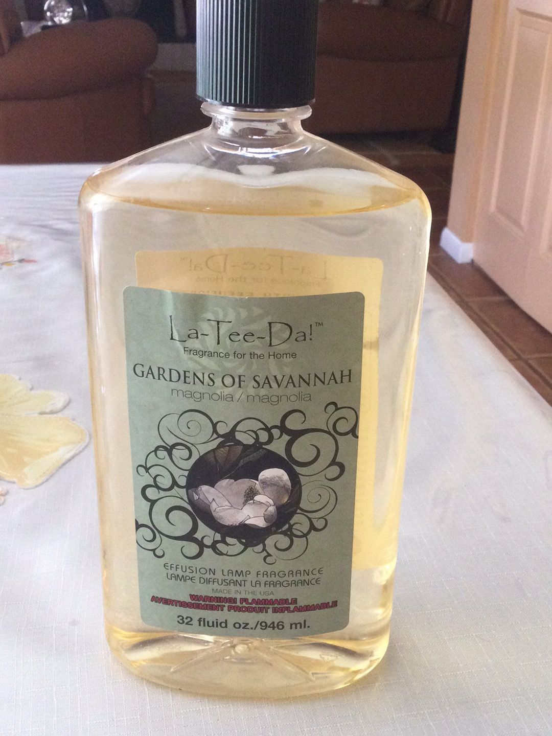 32 OZ BOTTLE La-Tee-Da! Fragrance for Effusion Lamp