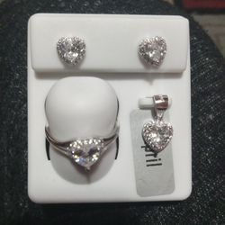 Beautiful..Heart Shape..925 Silver..Earrings..Ring & Pendant..Set