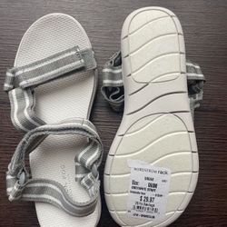 New Girls Sandals, Size 3us