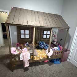 Full Size Bed In Shape Of A House 