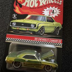 Hot Wheels RLC 69 Camaro Ss
