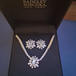 Necklace and earrings and clutch bag set New