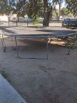 Free trampoline jumper