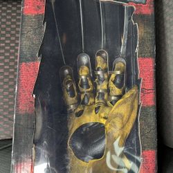 NECA A Nightmare On Elm Street Freddy's Glove Prop Replica Sealed **Not A Toy**