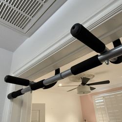 Sturdy Doorway Pull-Up Bar