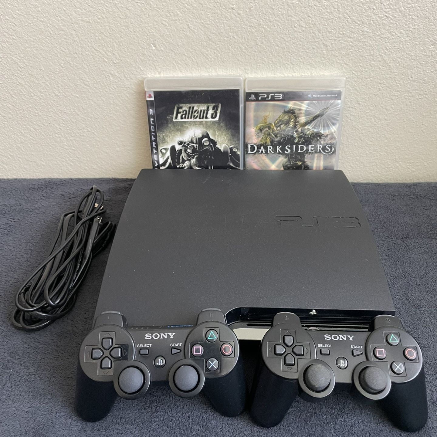 PS3 Slim 160gb Cech-2501A w/ 2 Controllers, 2 Games, All Cables