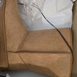 Women's Boots Size 9M  New