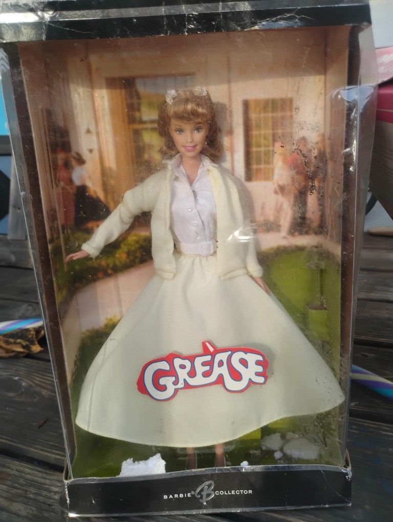 Barbie Collector- Sandy From Grease. 