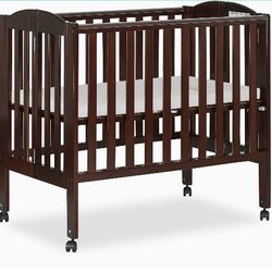 Brand New Dream On Me 2 In 1 Lightweight Portable Mini Crib 