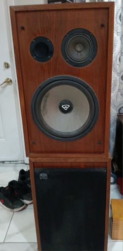 Vintage Cerwin-Vega 311 3-Way Speakers Pair – Classic Walnut Cabinets – Powerful Bass – USA Made