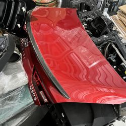 Q60s Trunk With Carbon Fiber Spoiler 