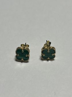 14k Gold Clover Stud Earrings 