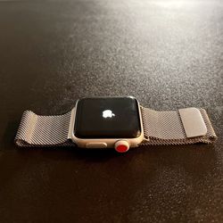 Apple Watch  (3 Series, 38mm, GPS + Cellular)