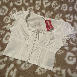 New With Tags Lace Button Up Blouse🎀