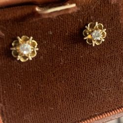Vintage 14 kt Gold Diamond Earrings
