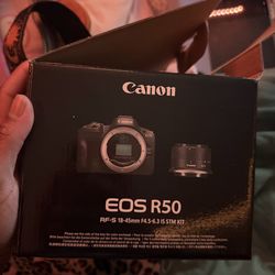 CANON EOS R50