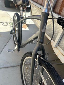 Bicycle  brand: Raliegh circa frame size: large  aluminum frame and parts  Light weight Moutain bike