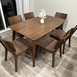 Brown Dining Table And 6 Chairs 