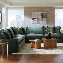 3-PC Sectional. 🚚WE DELIVER🚚