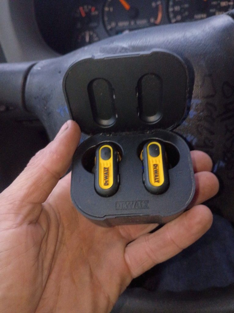 Never Used DeWalt Earbuds