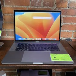 Apple MacBook Pro 15.4" Retina Touchbar  2018 i7 2.60GHz Six Core 16GB RAM 512GB SSD 4GB GDDR5