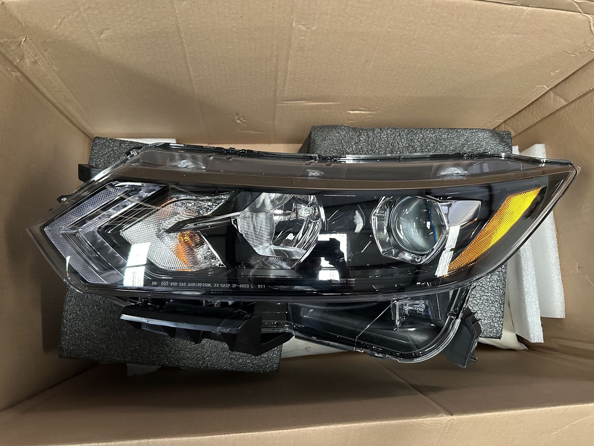 2020, 2021, 2022 Nissan Rogue Sport Headlight ( New Car Parts )