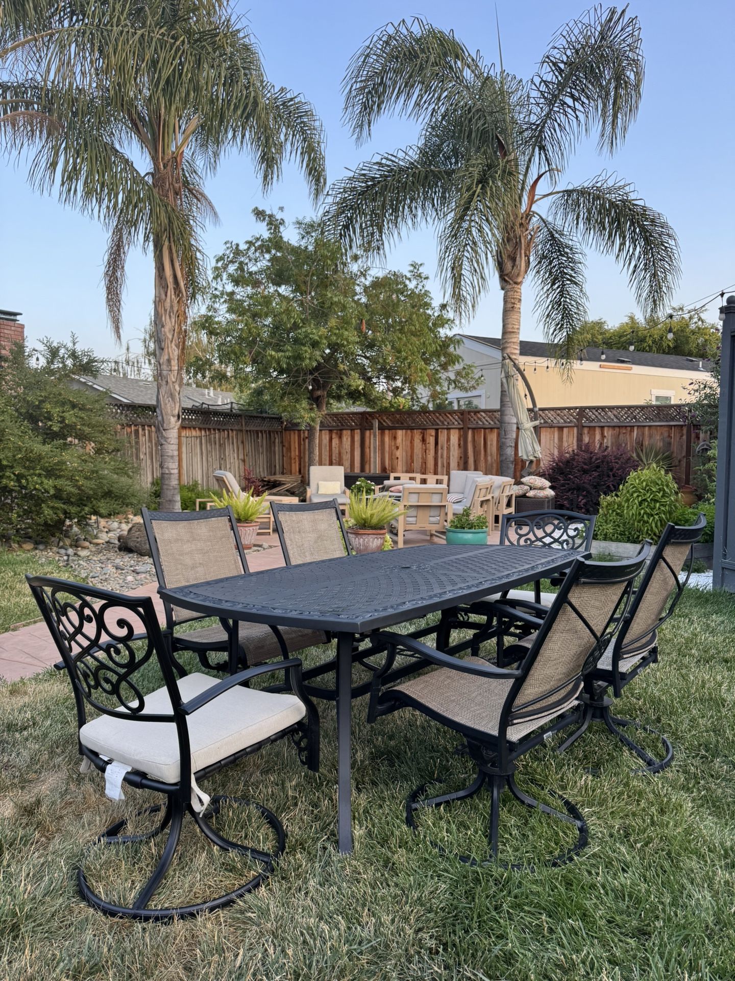 Outdoor Patio Dining Table Set With 6 Chairs