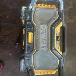 Dewalt radio and charger  $90