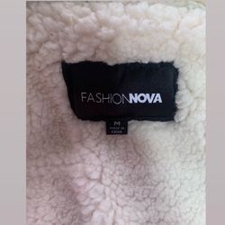 Fashion Nova Black Jacket cream Sherpa lining