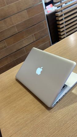 Apple MacBook Pro 13” i5/8GB/256GB SSD $140