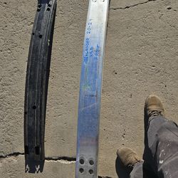 Toyota Highlander front rebar Oem