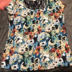 Women’s Dress Shirt Sz: M