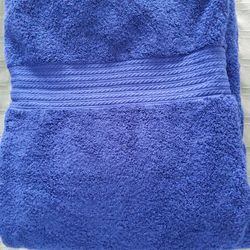 bath sheets/set of 2/open box never used/navy color